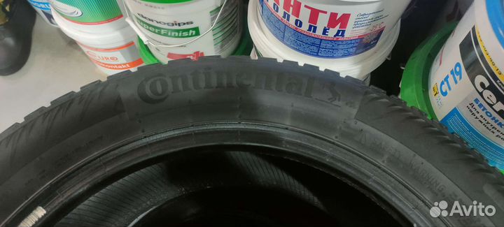 Continental IceContact 2 215/55 R17