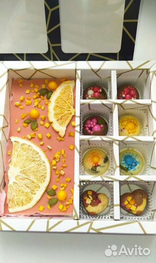 Подарочный набор ручной работы из шоколада