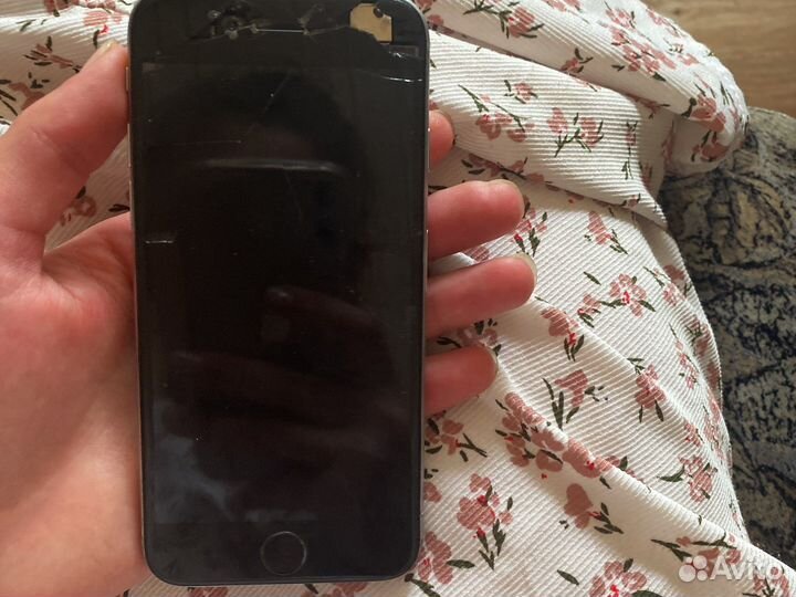 Телефон iPhone 6