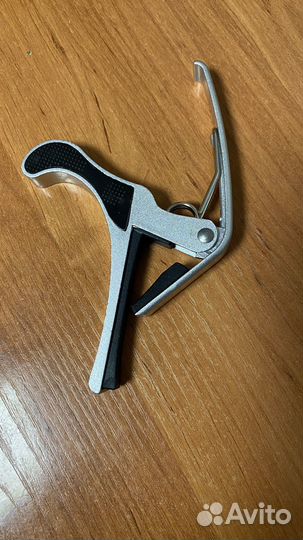 Каподастр для гитары