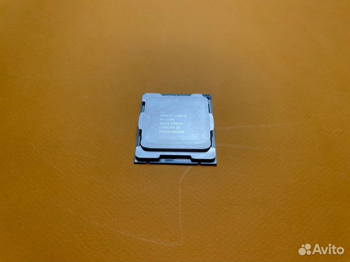 Intel Xeon W 2150B 10 ядер 4.5 ггц 20 потоков