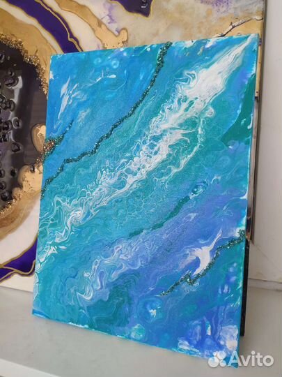 Картина в технике флюид арт