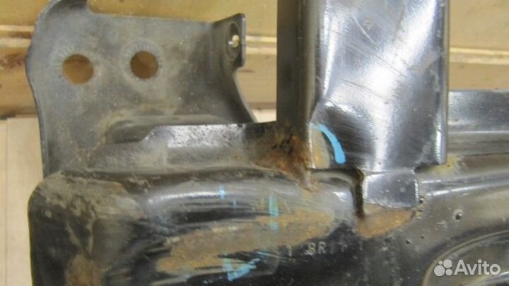 Усилитель переднего бампера Volkswagen Tiguan 2007