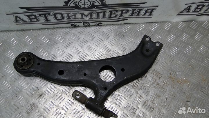 Рычаг передний Toyota Sienna 2 2005 3.3