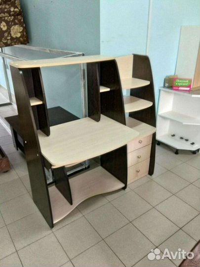 Стол компьютерный