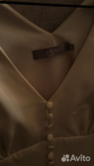 Платье миди с маленькими пугвицами lichi