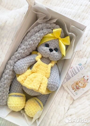 Заяц зайка вязаная ручной работы с метрикой