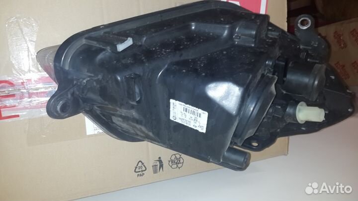 Фара левая Skoda Fabia, 2009 г.в. оригинал Hella