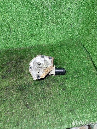 Моторчик стеклоочистителя передний Mitsubishi IX