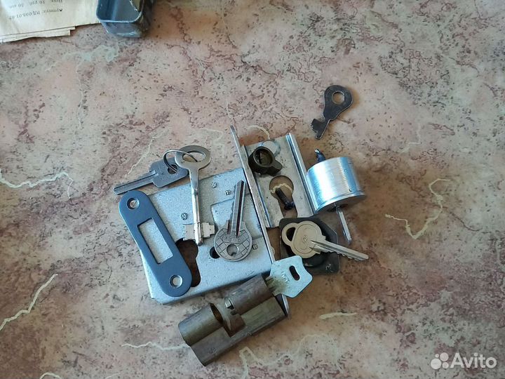 Замки разные на перебор, запчасти