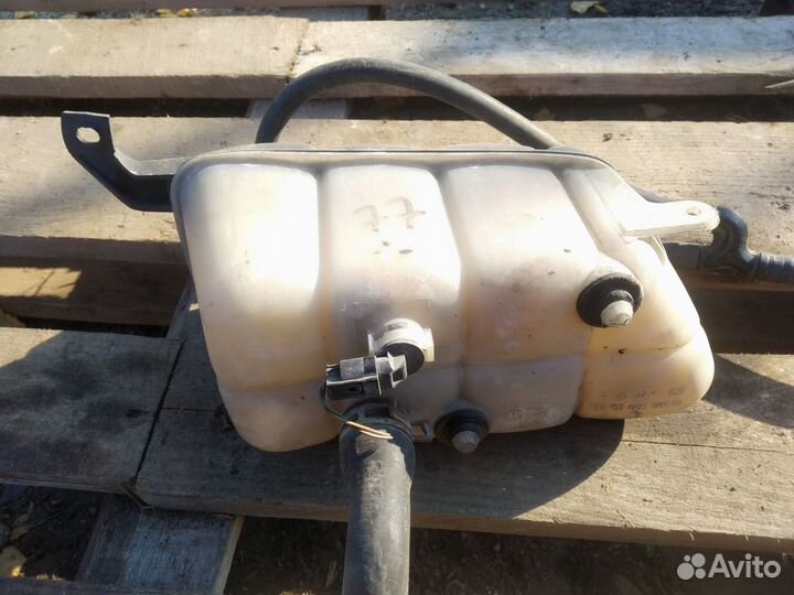 Бачок расширительный Mercedes Benz S Class W220