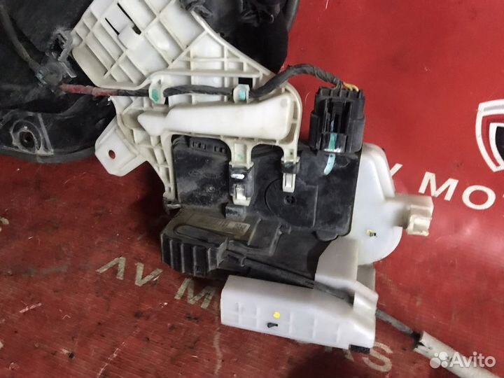 Hyundai Genesis 2 dh замок двери