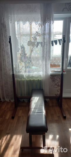 Скамья для жима со стойкой,грифами и блинами