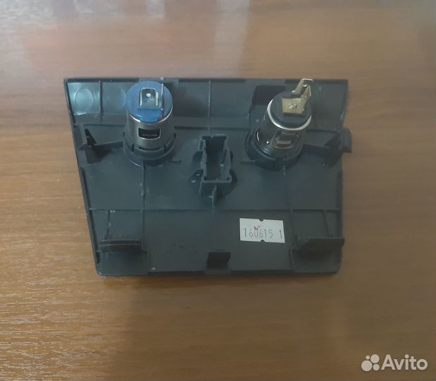 Панель прикуривателя Kia Rio 3