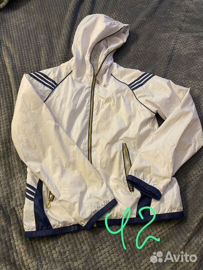 Отдам даром женские вещи