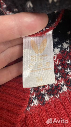 Свитер для девочки на рост 134