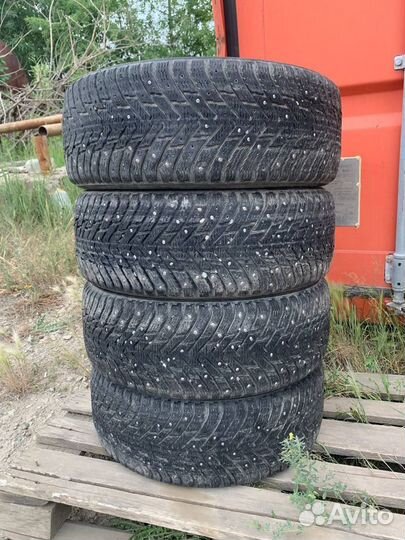 Nokian Tyres Hakkapeliitta 8 215/55 R17 98T