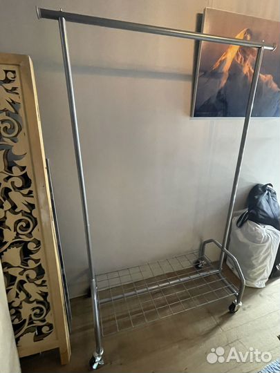 Вешало напольное на колесах