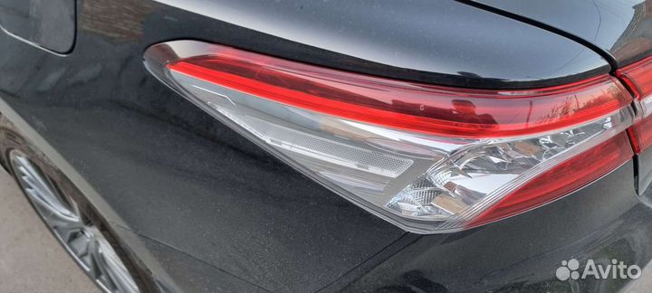 Продаю фару заднюю camry 70