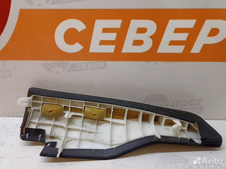 Спинка сиденья задняя левая Toyota Avensis ZZT251