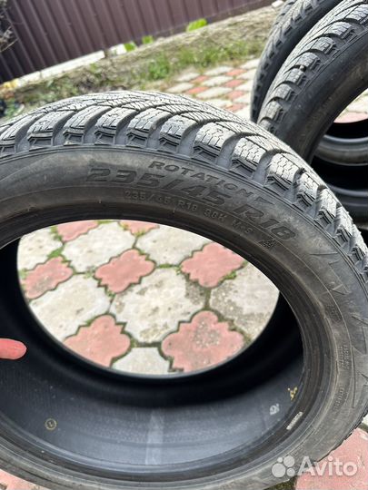 Pirelli Ice Zero 2 235/45 R18 101