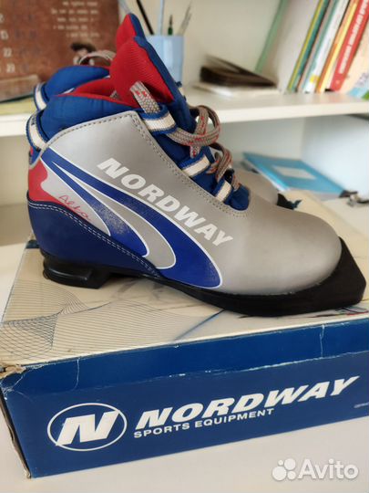 Лыжные ботинки детские 31 р