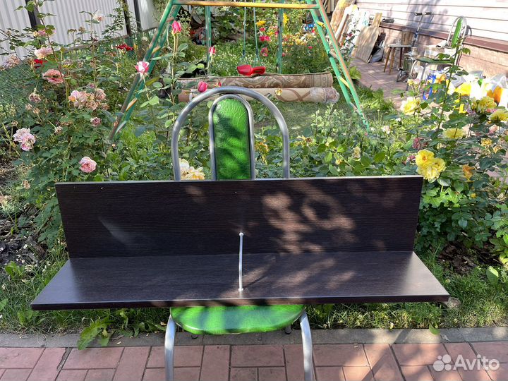 Книжная полка навесная