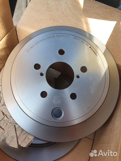 Тормозные диски Brembo 08C25211 новые из Финляндии