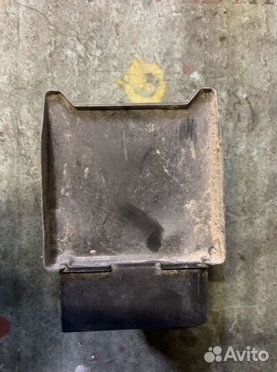 Блок управления бензонасосом Volkswagen Skoda