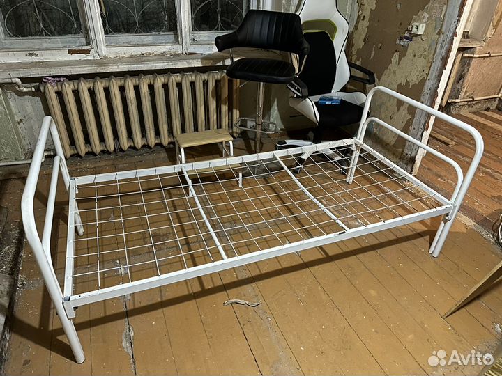 Кровать металлическая