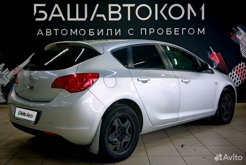 Opel Astra 1.6 AT, 2011, 292 760 км