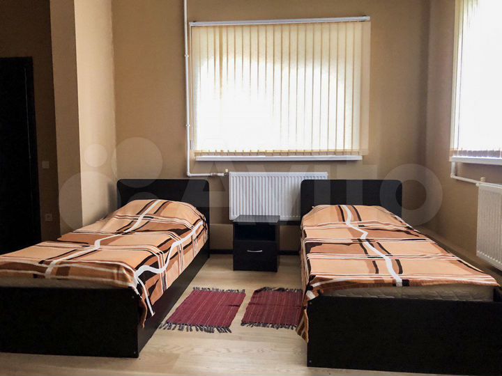 Комната 35 м² в 2-к., 1/2 эт.