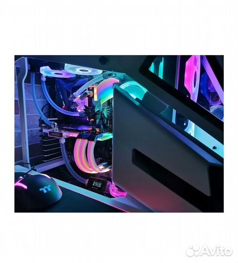 Корпус Thermaltake AH T600 черный новый