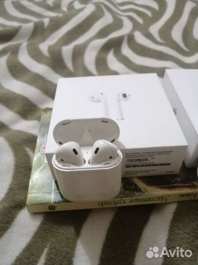 Беспроводные наушники apple airpods 1
