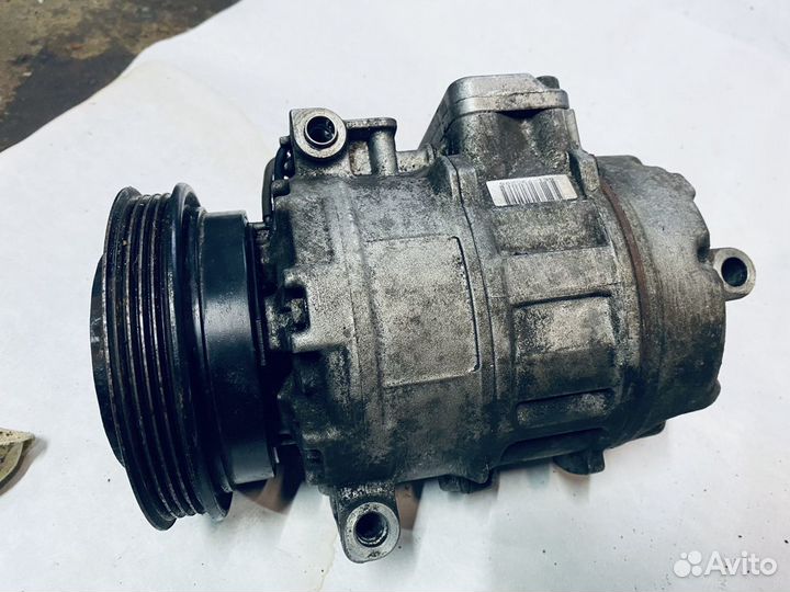 Компрессор кондиционера VAG 8D0260805J