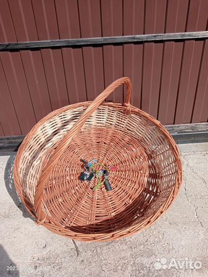 Корзина плетеная большая