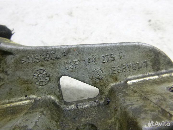 Кронштейн двигателя правый skoda yeti 2010