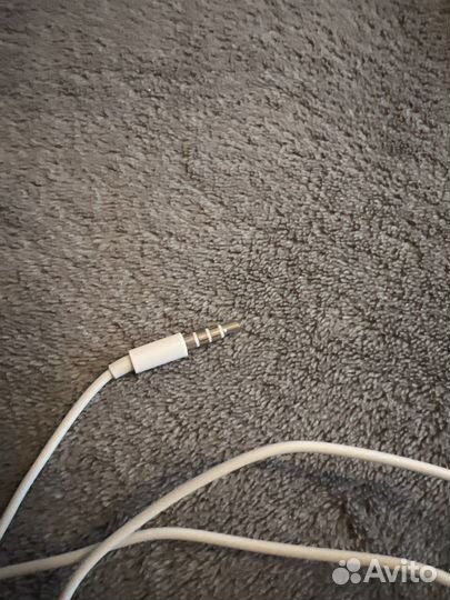 Проводные наушники