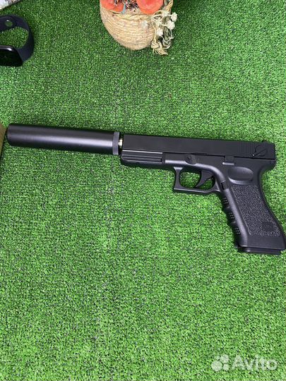 Игрушечный пистолет glock 17