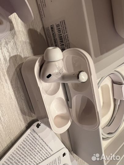 Airpods pro (чехол в подарок)