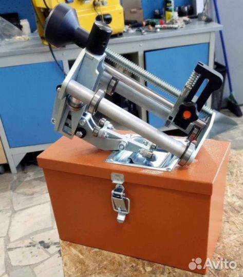 Устройство для снятия оксидного слоя