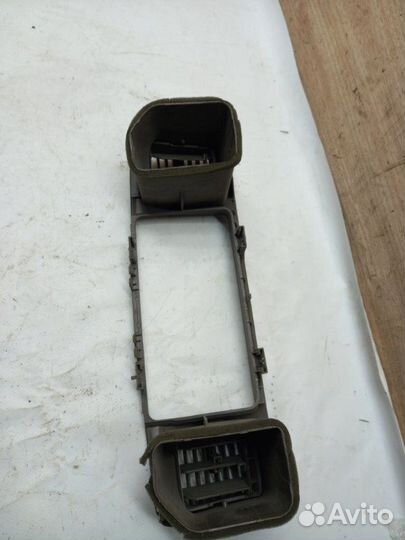 Консоль магнитофона Toyota Corolla Fielder NZE121