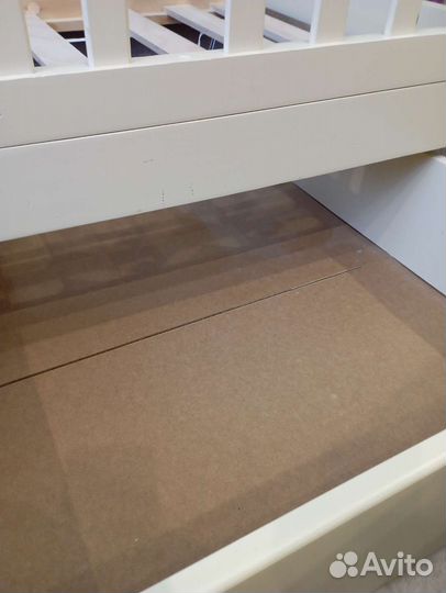 Детская кровать с бортиком и матрасом