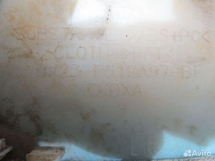 Обшивка задней стойки Jaguar XF