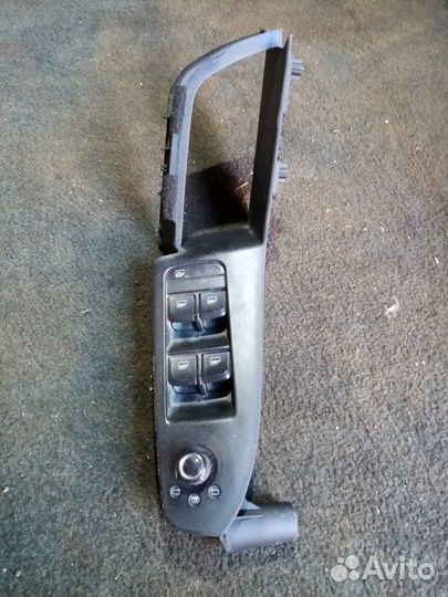 Кнопка стеклоподъемника передняя левая Audi A4 B8