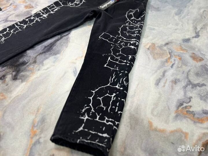 Джинсы supreme