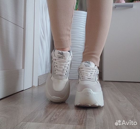 Кроссовки на платформе 36 размер