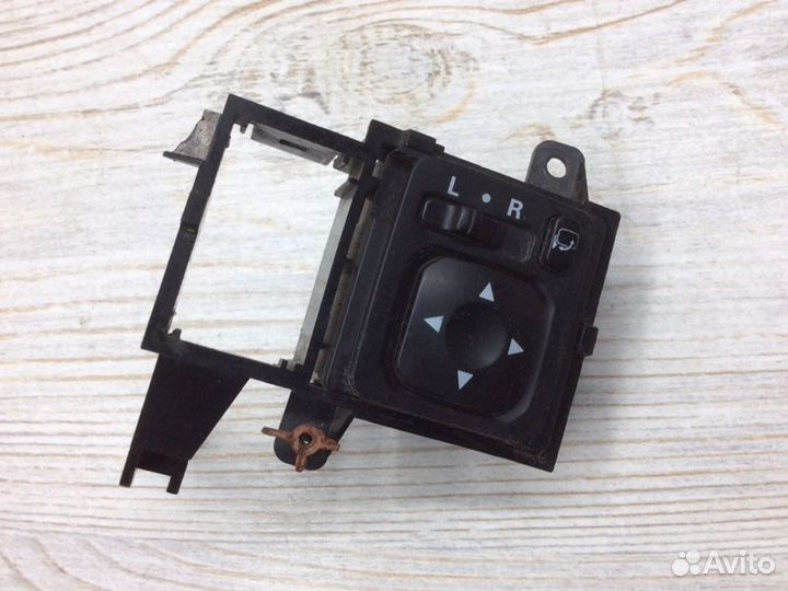 Переключатель регулировки зеркала Mitsubishi