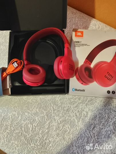 Беспроводные наушники jbl