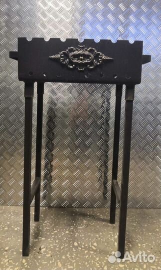Мангал из ч/м с элементами ковки